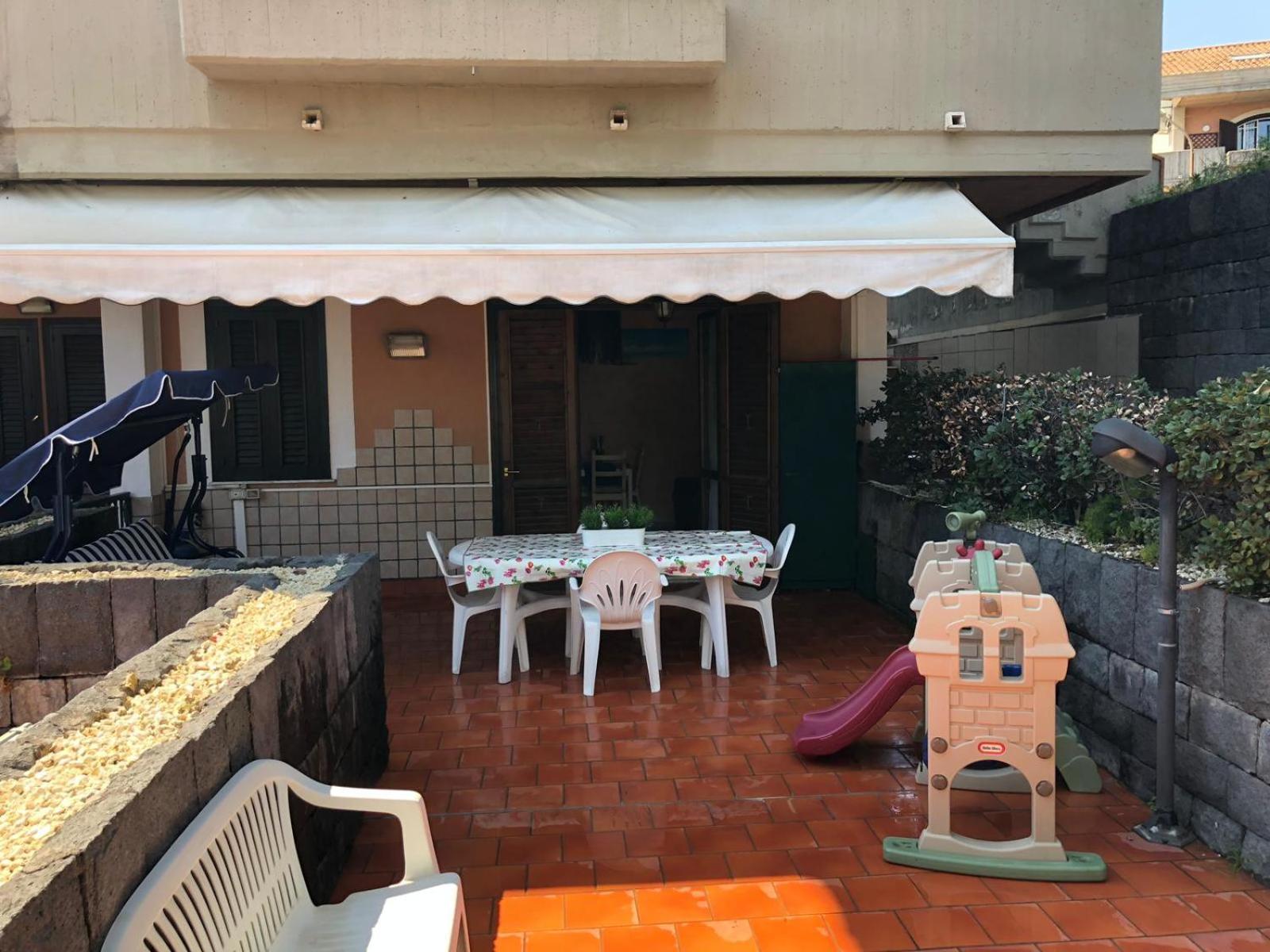 Chloe'S Apartment Acireale Ngoại thất bức ảnh