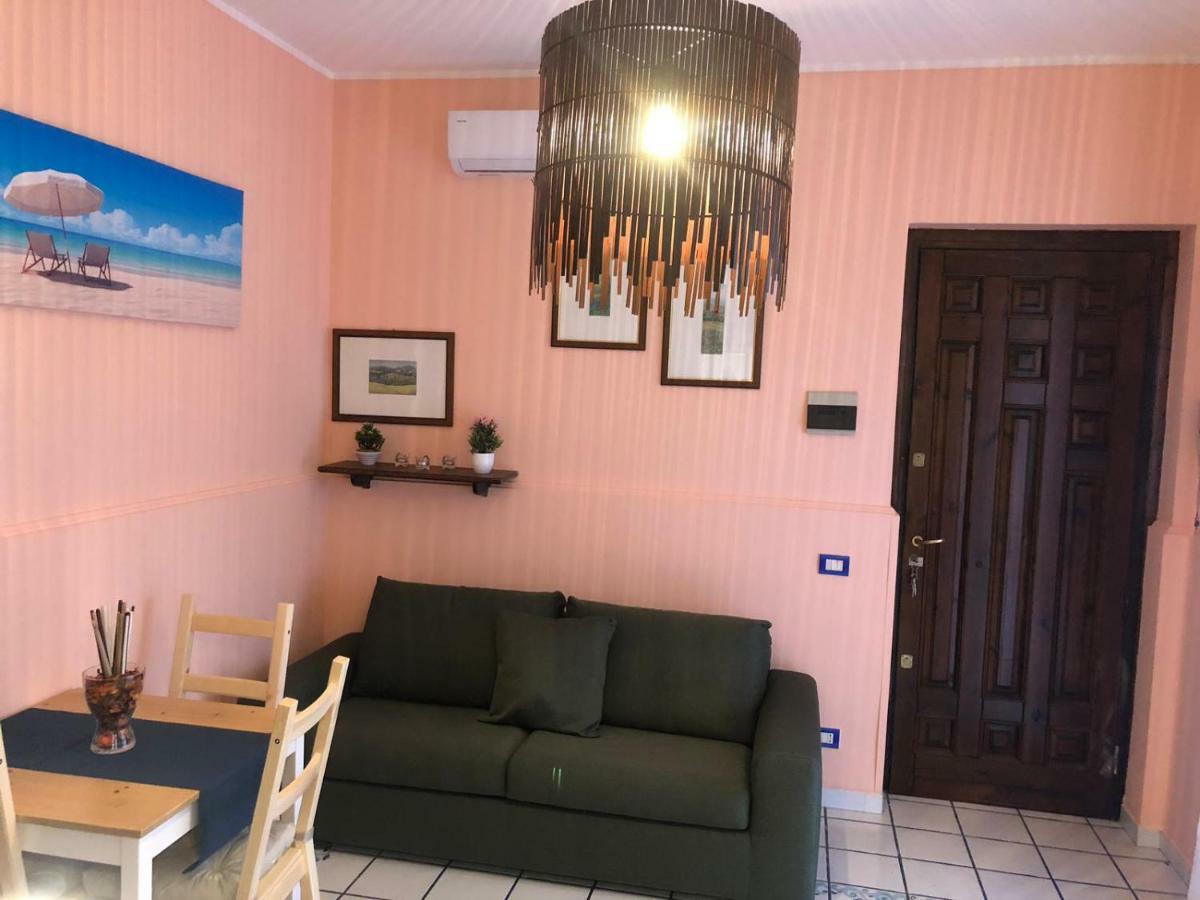 Chloe'S Apartment Acireale Ngoại thất bức ảnh