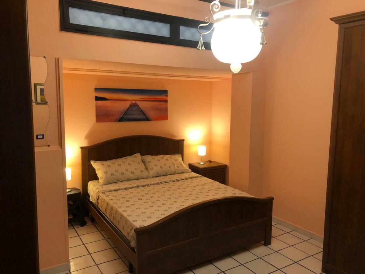 Chloe'S Apartment Acireale Ngoại thất bức ảnh