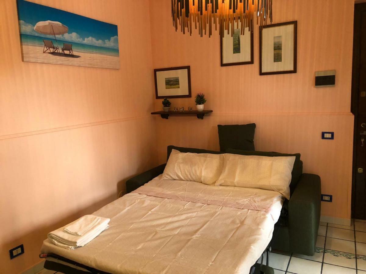 Chloe'S Apartment Acireale Ngoại thất bức ảnh