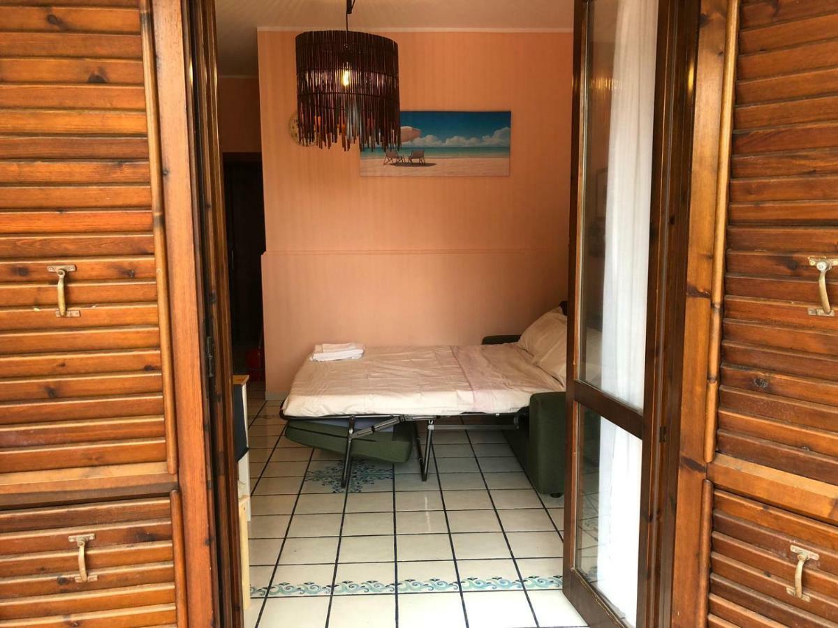 Chloe'S Apartment Acireale Ngoại thất bức ảnh
