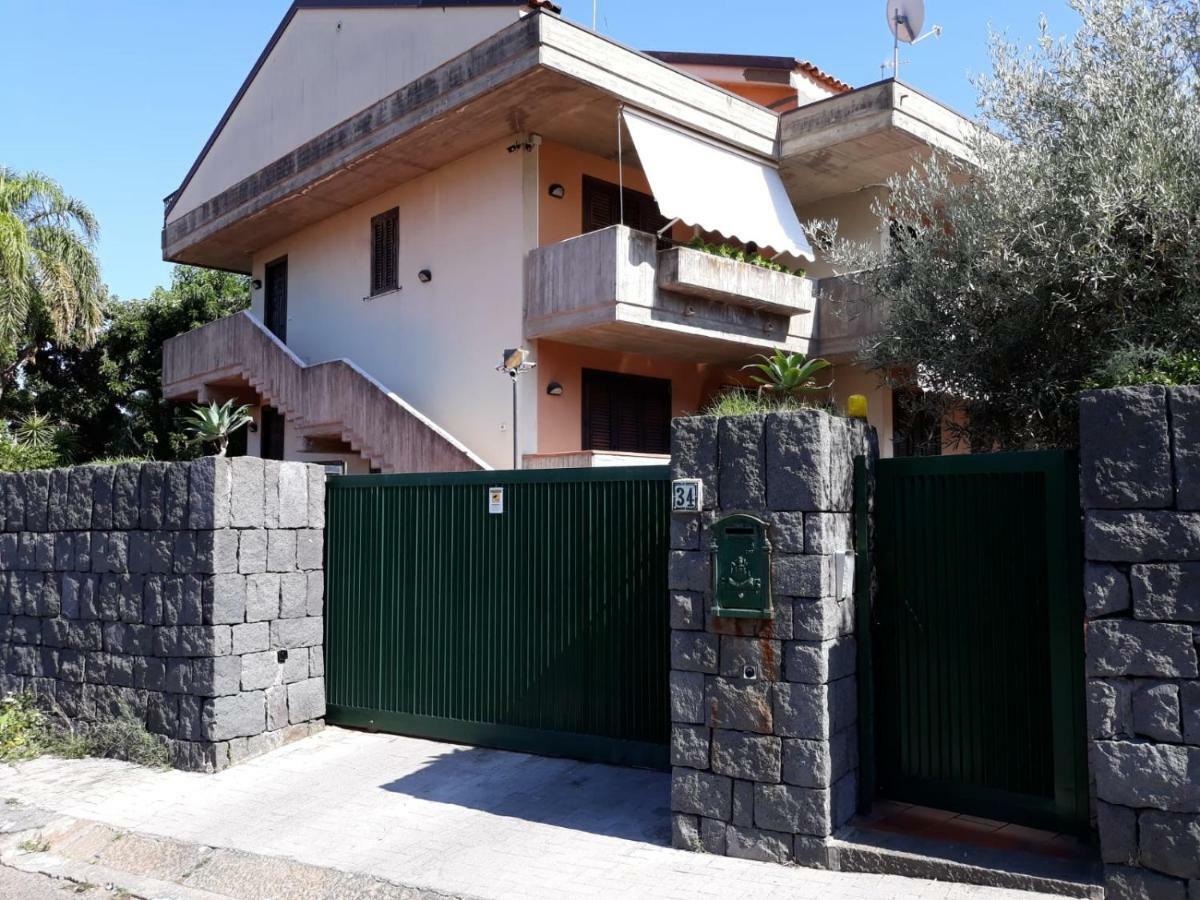 Chloe'S Apartment Acireale Ngoại thất bức ảnh
