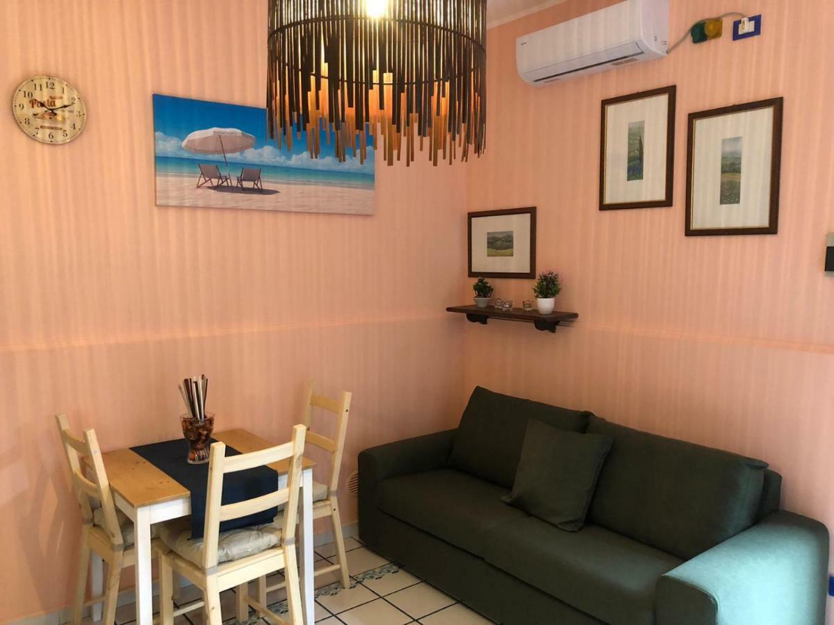 Chloe'S Apartment Acireale Ngoại thất bức ảnh